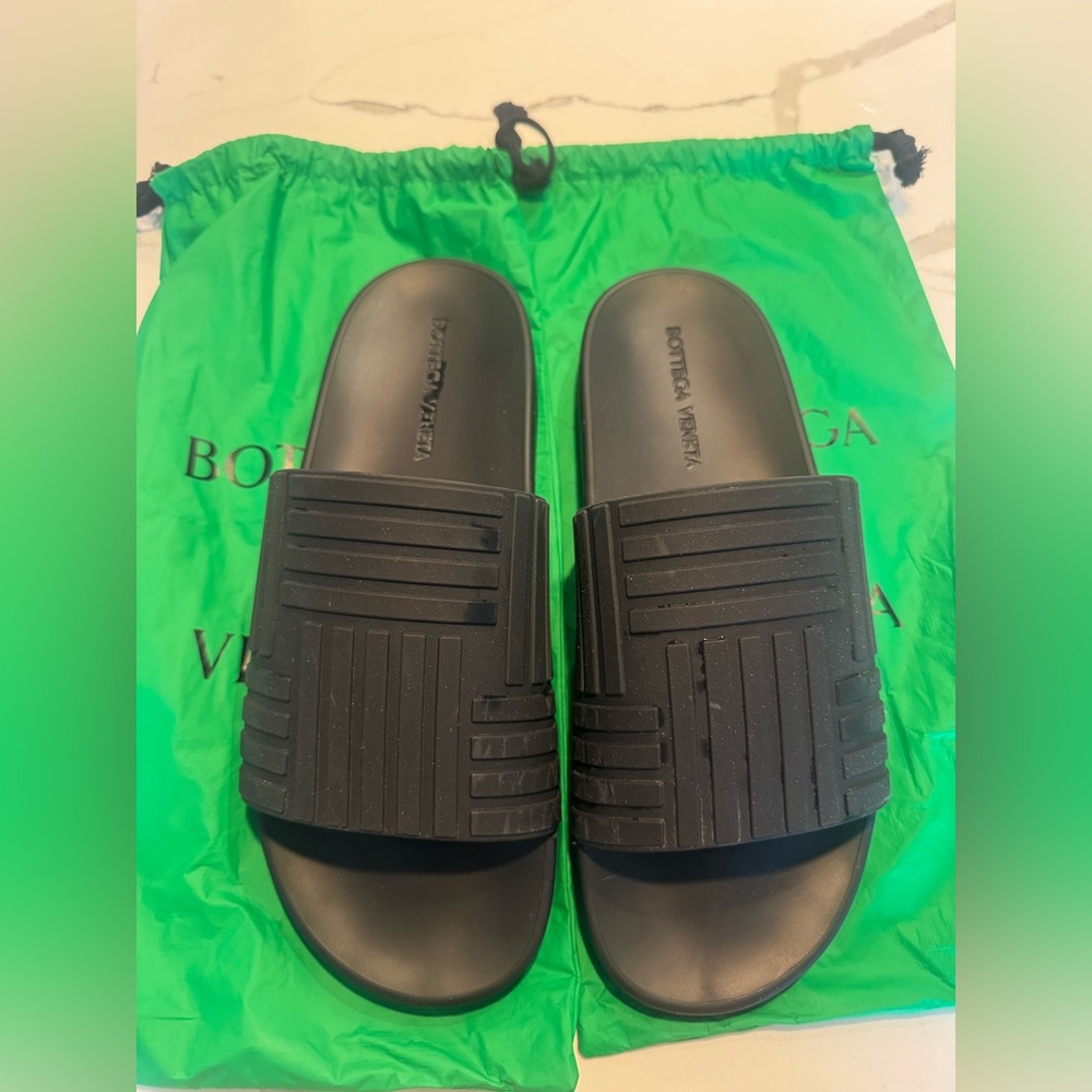 Bottega Veneta Black Men Rubber Slides